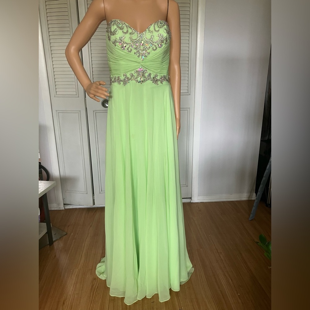 Vintage Cache Green Embellished Sweetheart Prom Gown
